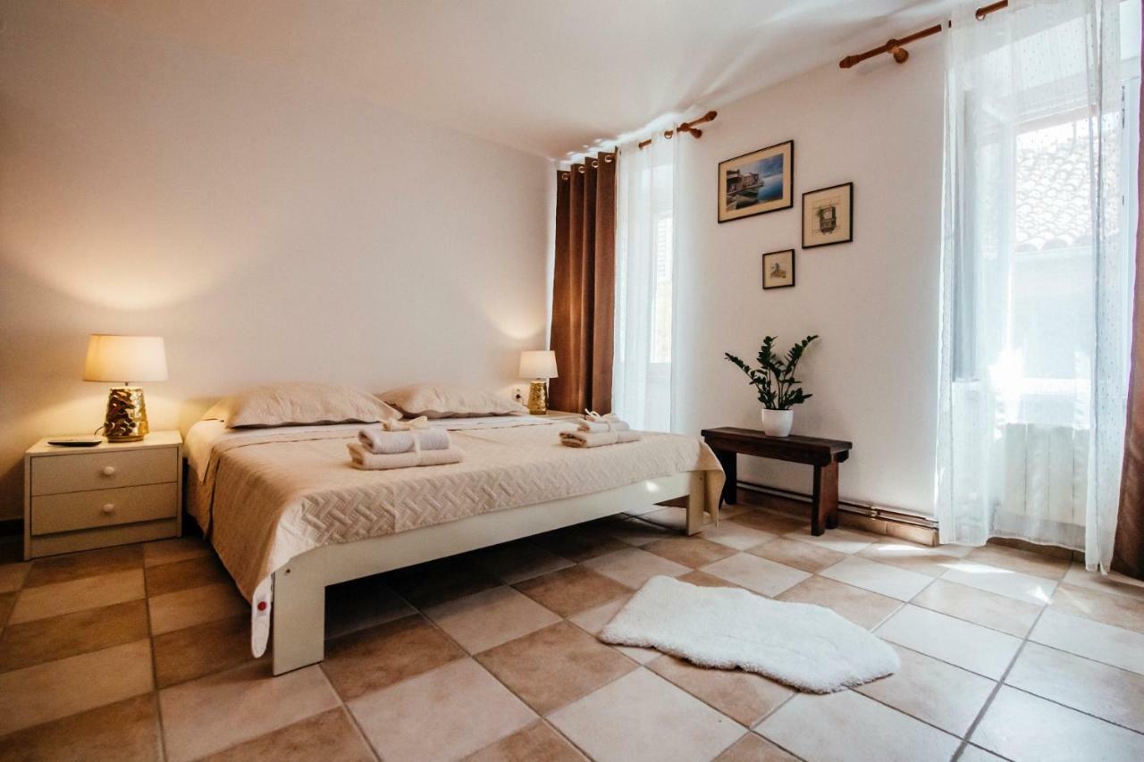 Apartamento Heart Of Town Zadar Exterior foto